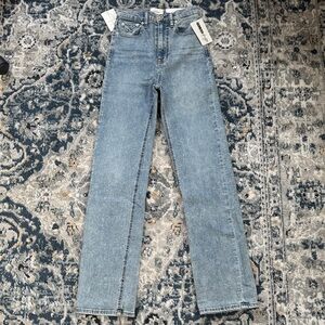 Classic Straight Leg Women's Jeans - Light Blue Wash